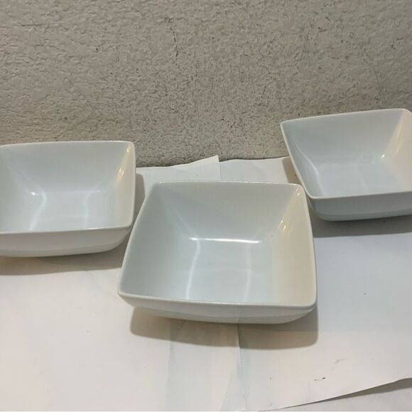[3] Over and Back “Maison " WHITE PORCELAIN 8” SQUARE BOWLS  EUC A20 - Picture 2 of 7